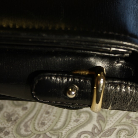 Authentic - vintage Gucci turn lock - Picture 6 of 9